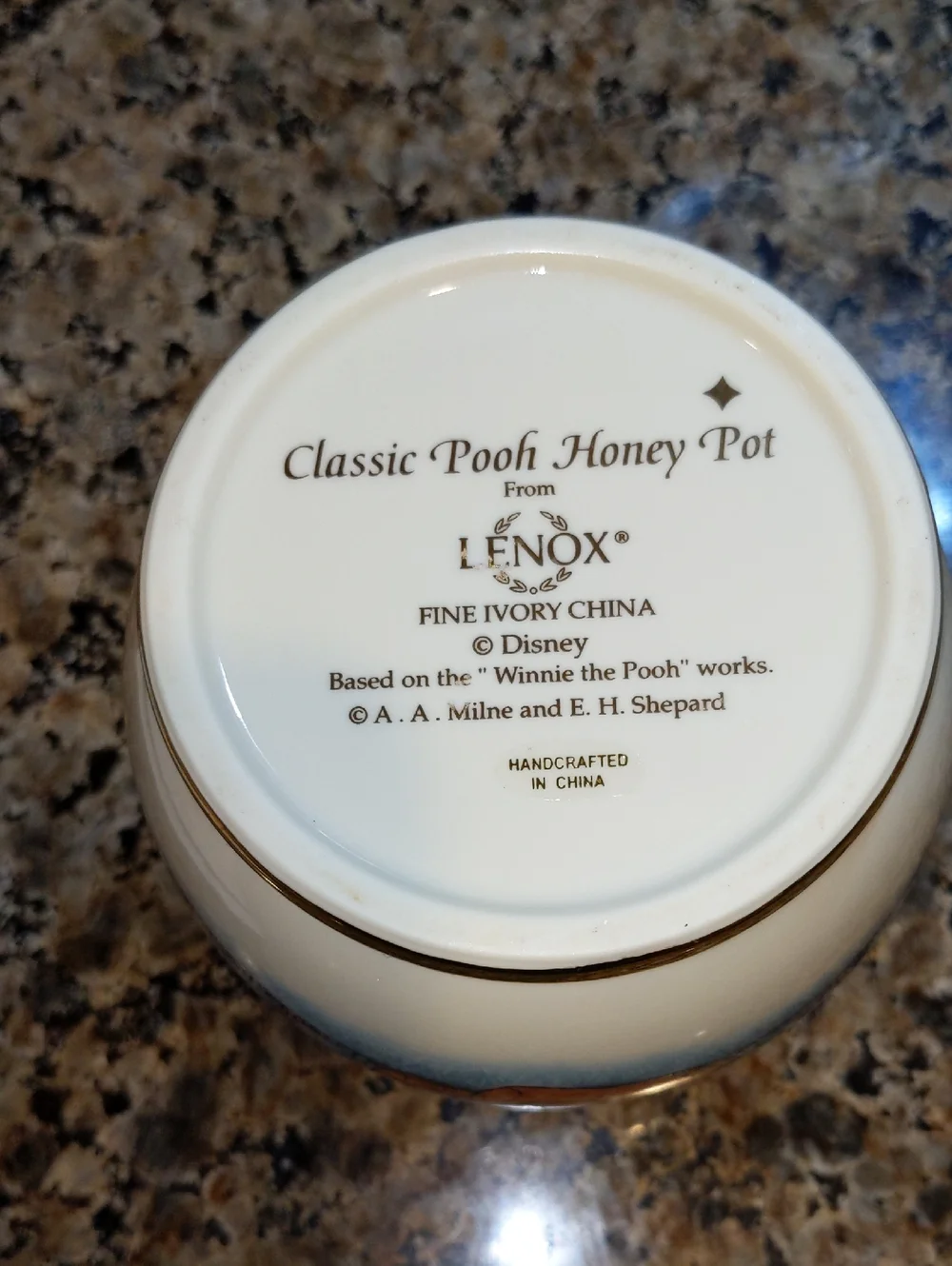 Vtg Disney 1999 Lenox Porcelain Winnie the Pooh Honey Pot 24k Gold Trim No Lid